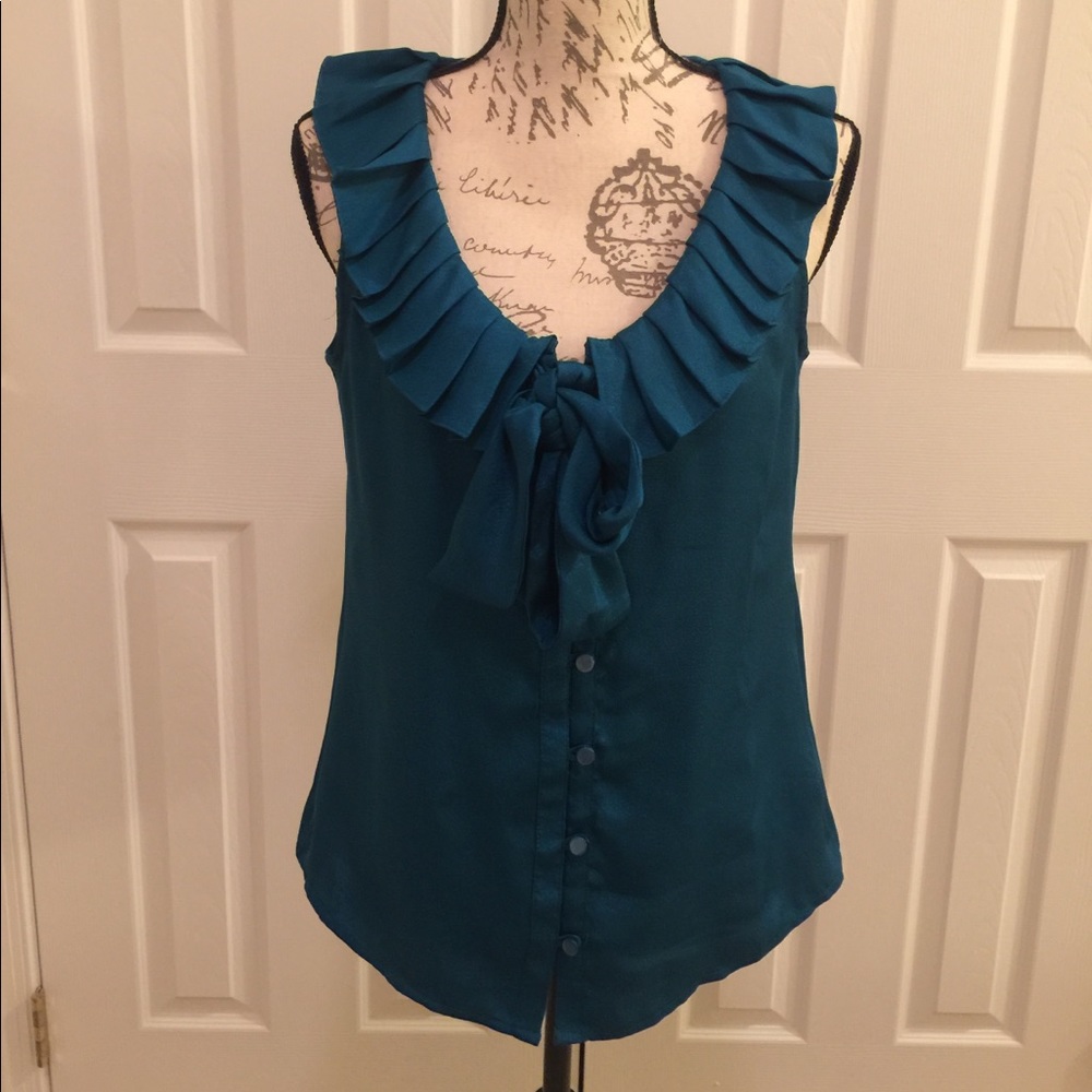 Banana Republic sleeveless blouse size PS